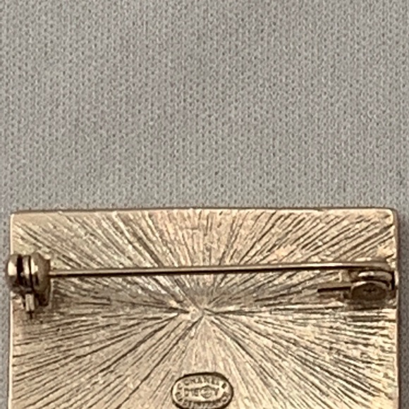 Classic Chanel Brooch! - Picture 3 of 4